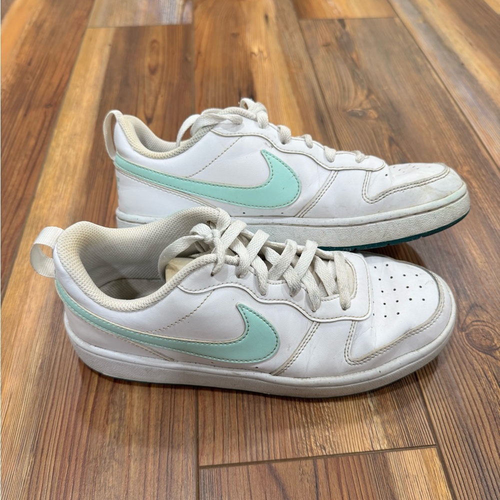 Nike White and Light Green Casual Sneakers